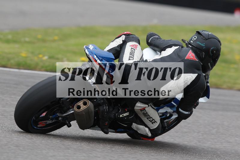 Archiv-2022/13 25.04.2022 Plüss Moto Sport ADR/Freies Fahren/backside